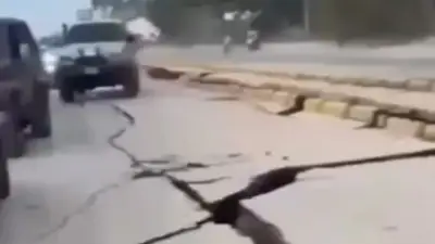 Tiefe Risse nach Erdbeben in La Guaira: Straßen aufgerissen