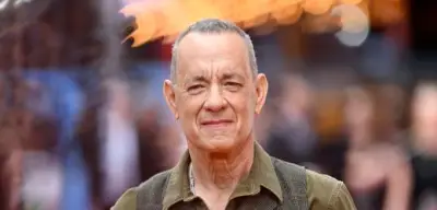 Tom Hanks‘ Ehetipp für Swift und Kelce: Sonntagswaffeln