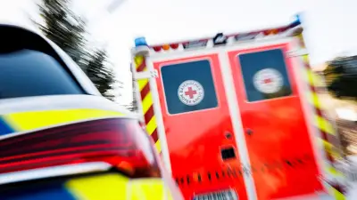Tragischer Unfall in Bayern: Dreiköpfige Familie stirbt auf B12