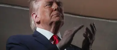 Trump feiert 80. Geburtstag mit umstrittenem UFC-Käfigkampf vor dem Weißen Haus