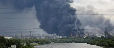 Ukraine greift Moskau mit fast 200 Drohnen an – Raffinerie brennt