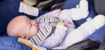 Vergessenes Baby im Auto: Ursachen und Schutzmaßnahmen