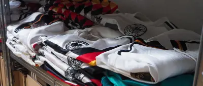 Vintage-Fußballtrikots: Student macht großes Geschäft mit Retro-Shirts