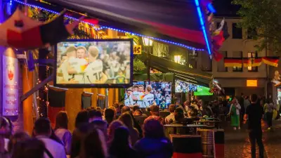 WM 2026: Ministerin Warken beruhigt Fans wegen Nachtspielen