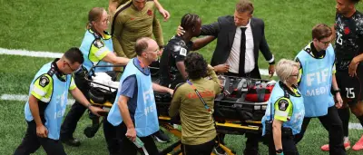 WM-Held: Kanadas Team feiert Koné nach Beinbruch