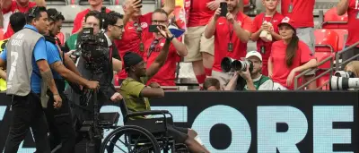 WM in Vancouver: Verletzter Koné im Rollstuhl im Stadion gefeiert