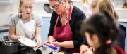 10.000 Schulgesundheitsfachkräfte gefordert: Ernährung in Schulen verbessern