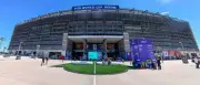 16 km zum WM-Stadion: Unsere Autorin testet den Fußmarsch trotz offizieller Warnungen