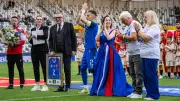 Abschiedsspiel: Ehefrau singt Nationalhymne für Hertha-Legende Pekarik