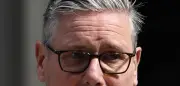 Aktivist stört Starmer-Rücktritt mit EU-Hymne