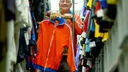 Alfons findet nach 26 Jahren seine DDR-Trainingsjacke wieder