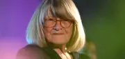 Alice Schwarzer fordert Wim Wenders zum Handeln auf