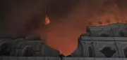 Angriff auf Kyjiwer Höhlenkloster: Hauptkirche in Flammen