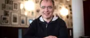 Armin Laschet wird zum Agenten 007: Safiers neue James-Bond-Parodie