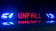 Auto gerät in Gegenverkehr: Schwerer Unfall auf S124 bei Reichenbach