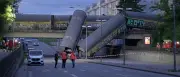 Bahnunglück in München: Zwei Güterwaggons stürzen von Brücke – ein Schwerverletzter