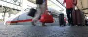 Bahnverkehr am Stuttgarter Hauptbahnhof nach Böschungsbrand eingestellt