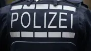 Überfall in Böblingen: Täter schießt mit Schreckschusswaffe und raubt Handtasche
