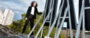 Berliner HAU diskutiert über Obdachlosigkeit und Verdrängung