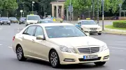 Berliner Taxifahrer im Tipi: Kasupke dankt mit Imbiss und Show