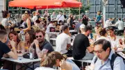 Berliner Weinfest in Treptow: Sommerparty mit 70 Winzern an der Spree