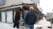 Beton-Vordach in Westerland auf Sylt stürzt auf Gehweg: Glück im Unglück