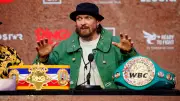 Box-Beben: Oleksandr Usyk legt alle WM-Titel nieder