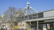 BVG: U-Bahnhof Nollendorfplatz heißt jetzt „Im Regenbogenkiez“