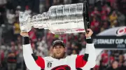 Carolina Hurricanes gewinnen Stanley Cup nach 20 Jahren