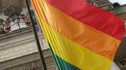 CSD in Aschaffenburg: Regenbogenflaggen an zwei Orten, nicht am Rathaus
