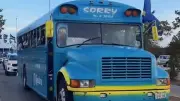 Curacao trifft mit altem Schulbus ohne Fenster zur WM ein