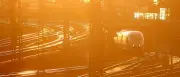 Deutsche Bahn warnt vor Hitzestörungen und verteilt Wasser