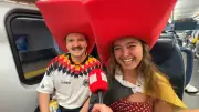 Deutsche Fans feiern im Zug nach New Jersey: WM-Stimmung auf Schienen