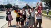 Deutsche Fans feiern WM-Auftakt in Houston ausgelassen