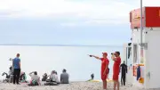 DLRG-Rettungsschwimmer warnen: Eltern am Handy – Kinder in Gefahr