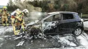 E-Auto-Brandmythen: Faktencheck zu Akku-Feuer und Löschen mit Wasser