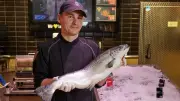 Edeka-Ausbildung in Treptow-Köpenick: Seafood-Experte gibt Einblicke