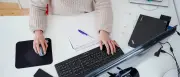 Fünf Minuten Gehen pro Stunde: Bewegungspausen am Arbeitsplatz