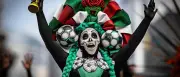 Fotos der Woche: WM-Euphorie, Angriffe auf Kyjiw und Papst in Madrid