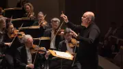 François-Xavier Roth dirigiert Ekstase und Virtuosität bei der Staatskapelle
