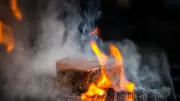 Gasgrill: Gelbe Flamme kann auf gefährliche Probleme hinweisen