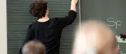 GEW prüft Volksbegehren für kleinere Schulklassen in Berlin