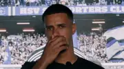 Glatzel weint bei HSV-Abschied: Stürmer zeigt Emotionen