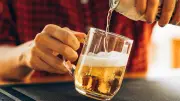 Große Studie: Schon ein Glas Alkohol erhöht Krebsrisiko deutlich