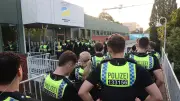 Großrazzia in Hamburg: 200 Polizisten stürmen Flüchtlingsheim gegen Leistungsbetrug