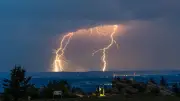 Heftige Unwetter über Deutschland: Blitzeinschlag auf Campingplatz