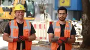 Hitze-Alltag in Berlin: Bau, Bus und Post bei über 30 Grad