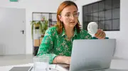 Hitzefrei im Büro ab 35 Grad? Anwalt klärt auf