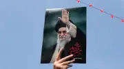 Iran bereitet Beisetzung von Chamenei vor: Trauerfeiern im Muharram