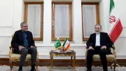 Iran-Krieg: Pakistan vermittelt, Waffenruhe brüchig, Hormus-Passage geregelt